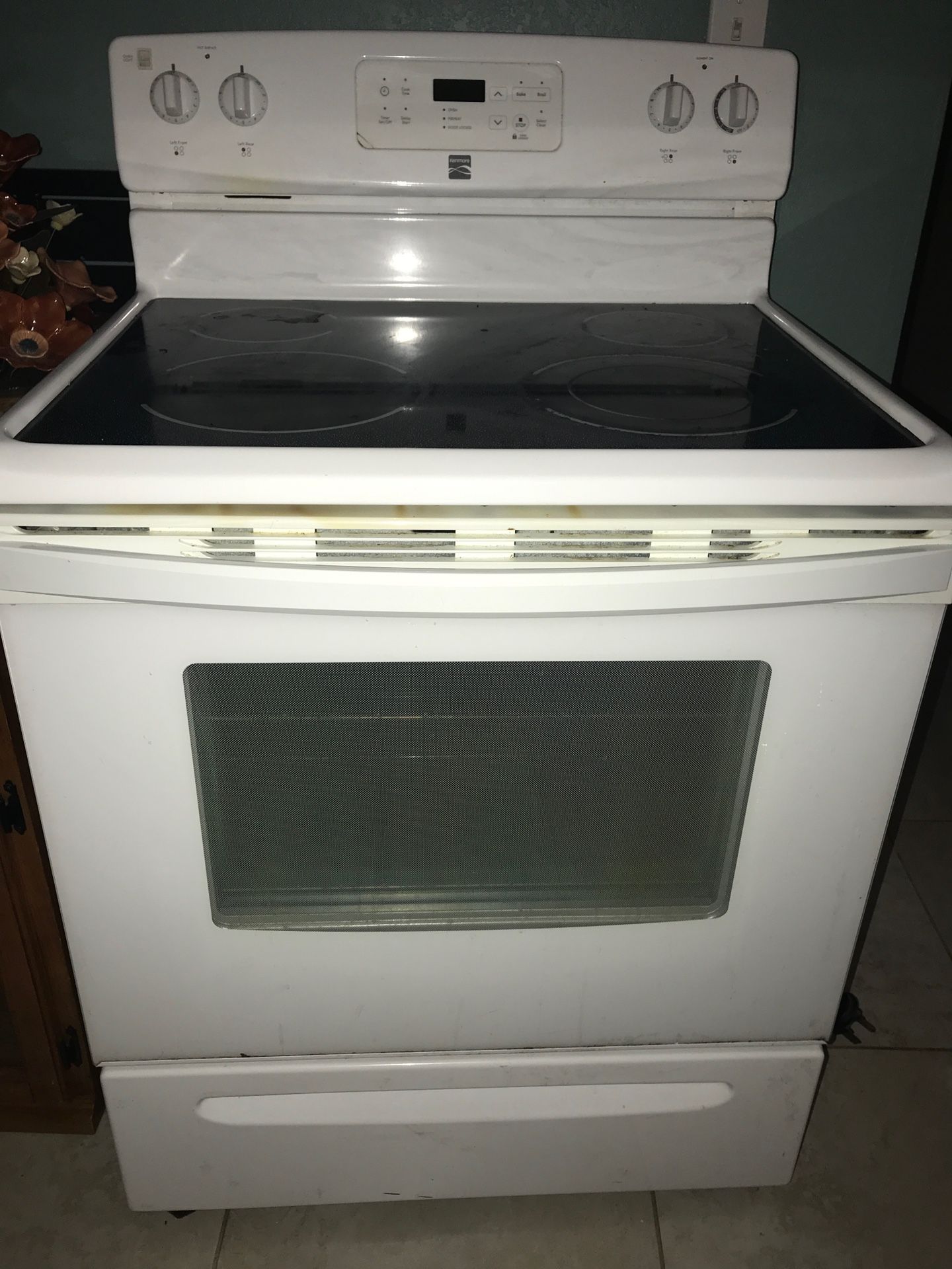 Kenmore glass top stove with oven