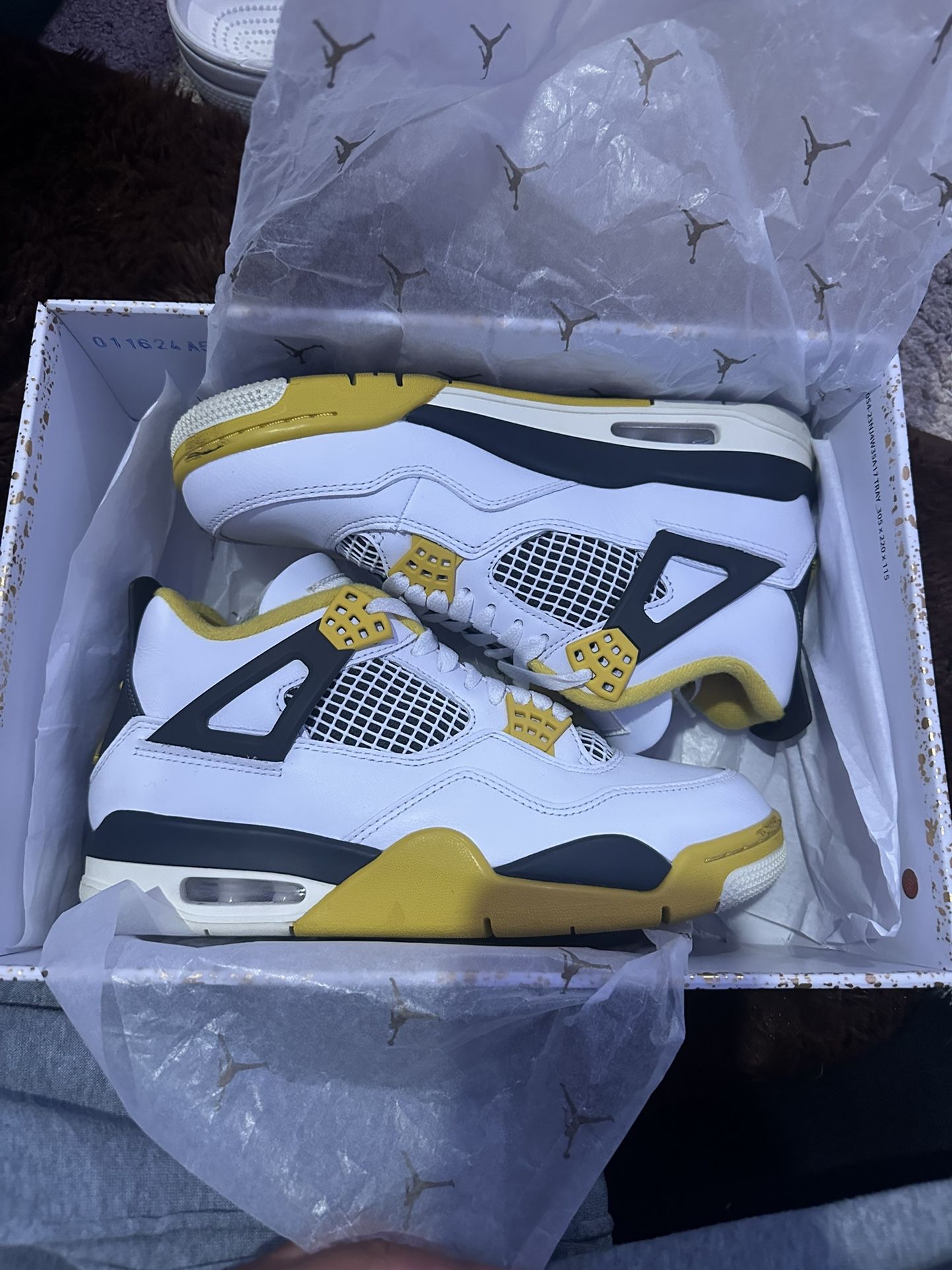 Wmns Air Jordan 4 Retro ‘Vivid Sulfur’