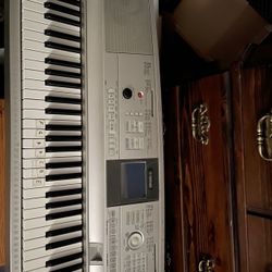 88 Key Yamaha Keyboard 