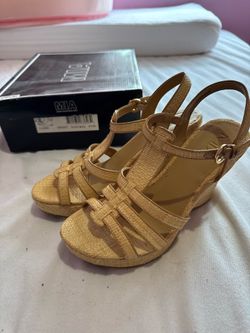 Mia Beige/Sand heel wedge size 7.5