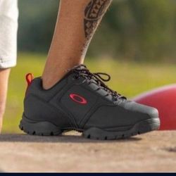 Oakley Shoe - NEW - 9.5