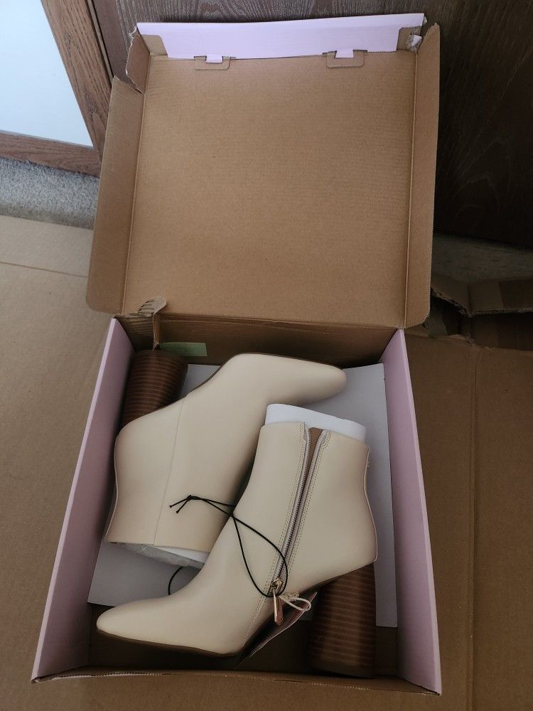 Sam & Libby Carlson Vanila Women's zippy fashion platform boots