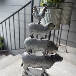 Metal Farm animal Stand 