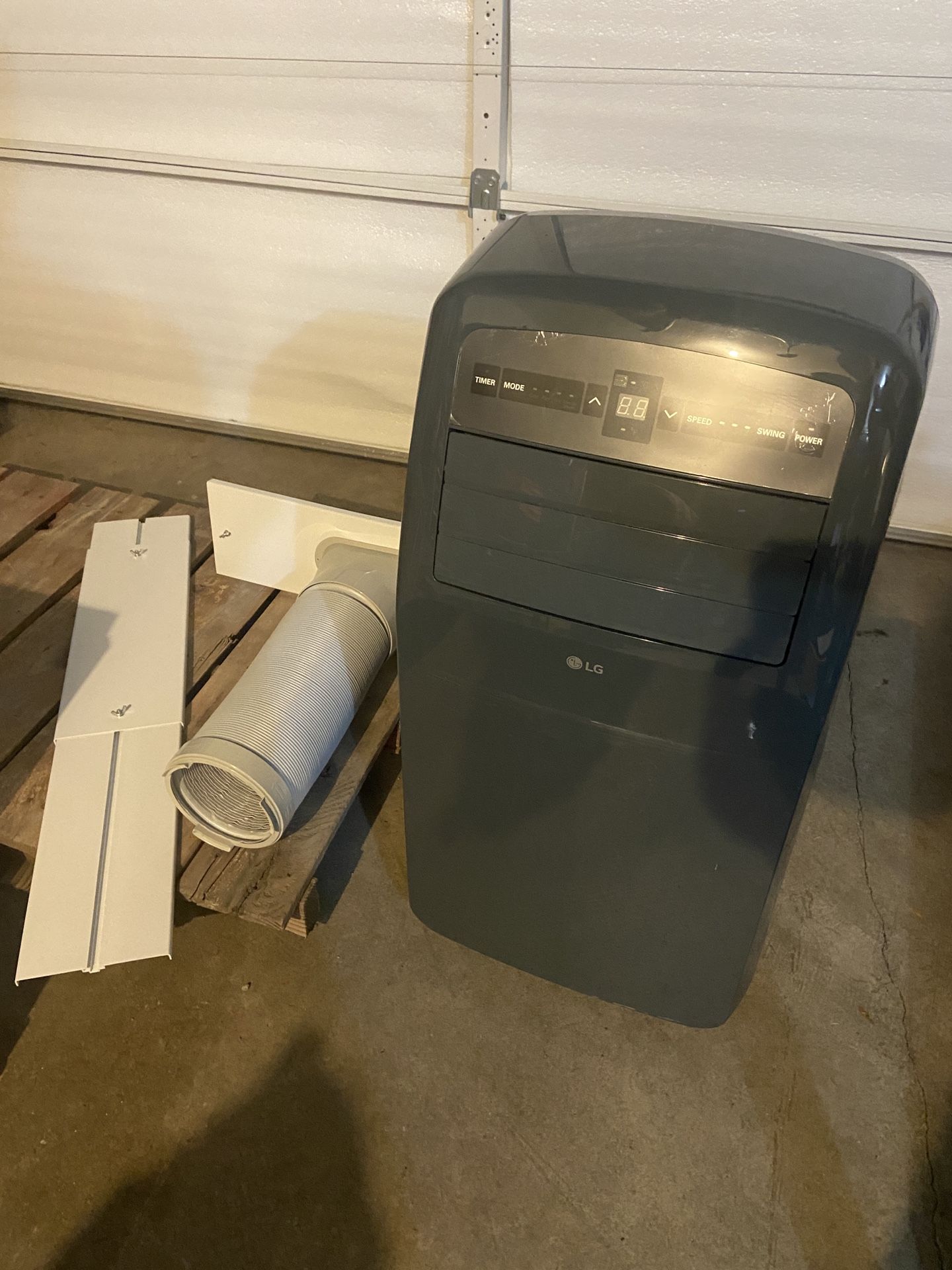 LG Portable AC Unit 12,000 btu