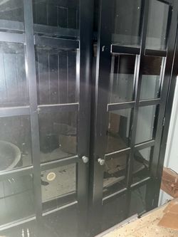 Black hutch