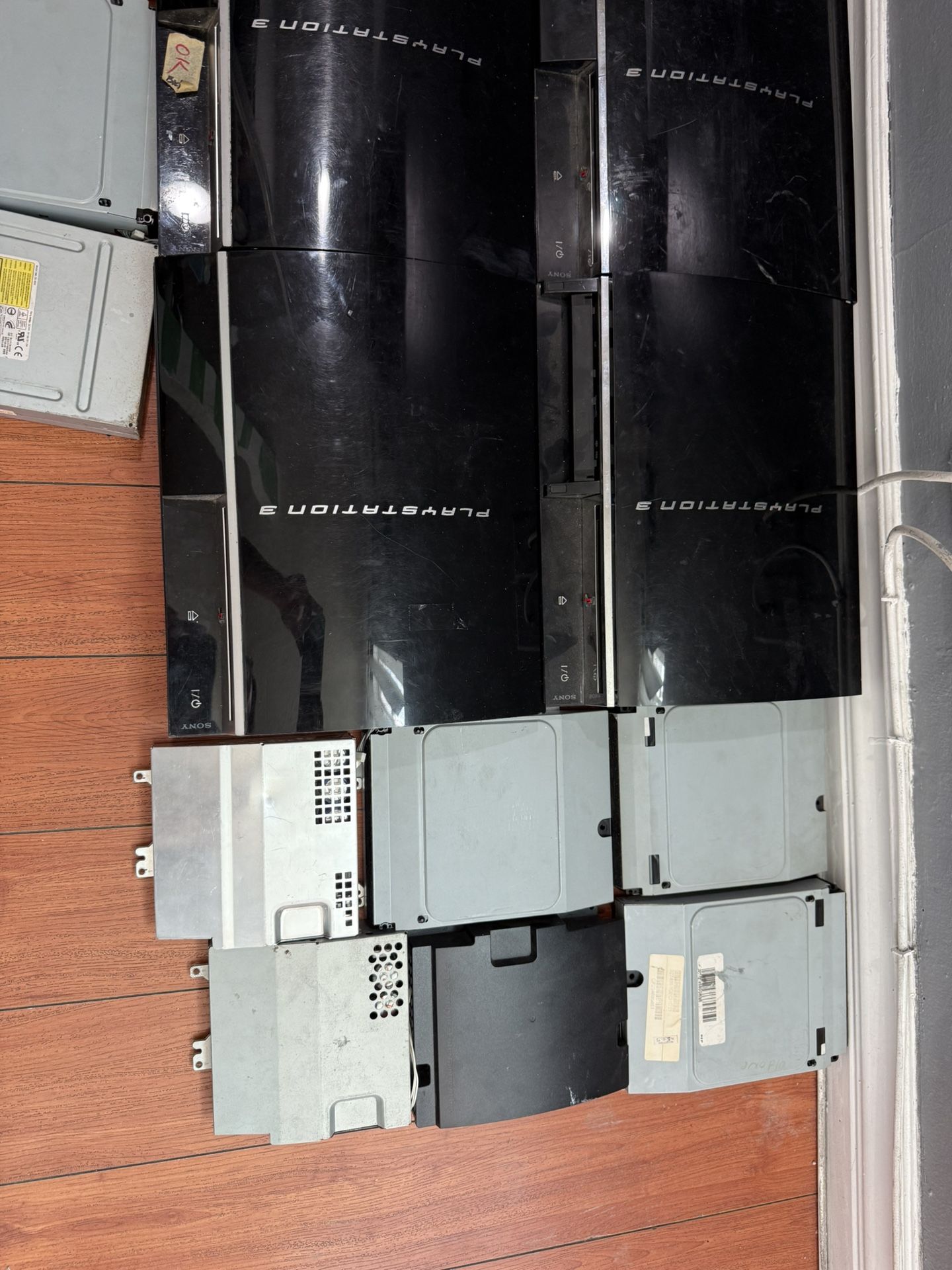 7 PS3 for parts or repair with Hardrive parts and other parts