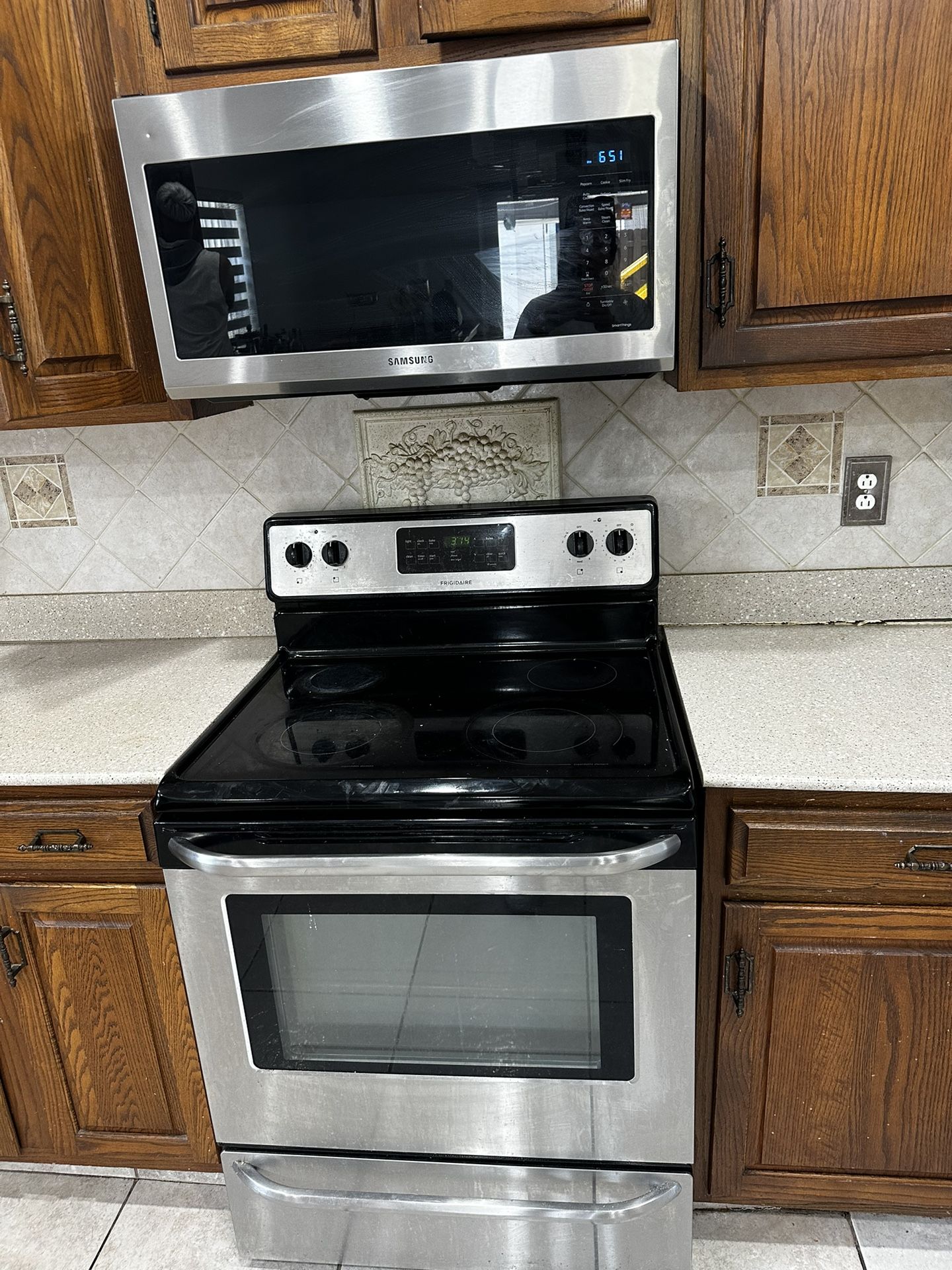 Microwave And Kitchen Oven 2