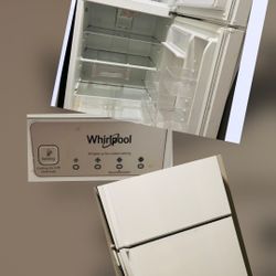 Refrigerator  WHIRPOOL. $75. Works good.