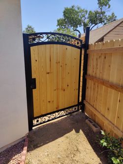 Gates And Fences Metal And Wood. Puertas Y Sercos De Metal Y Madera