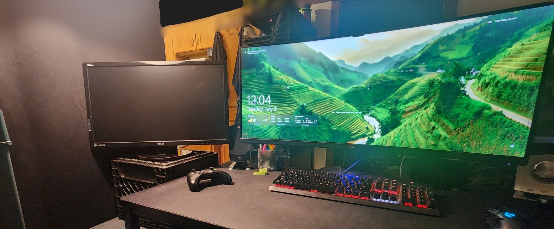 Dell S3422DWG Curved Gaming Monitor - 34 Inch 1800R Curved Screen with 144Hz Refresh Rate, WQHD (3440 x 1440p)