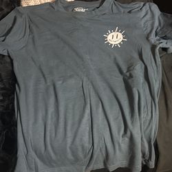 Large universal smoke free, no tears or things