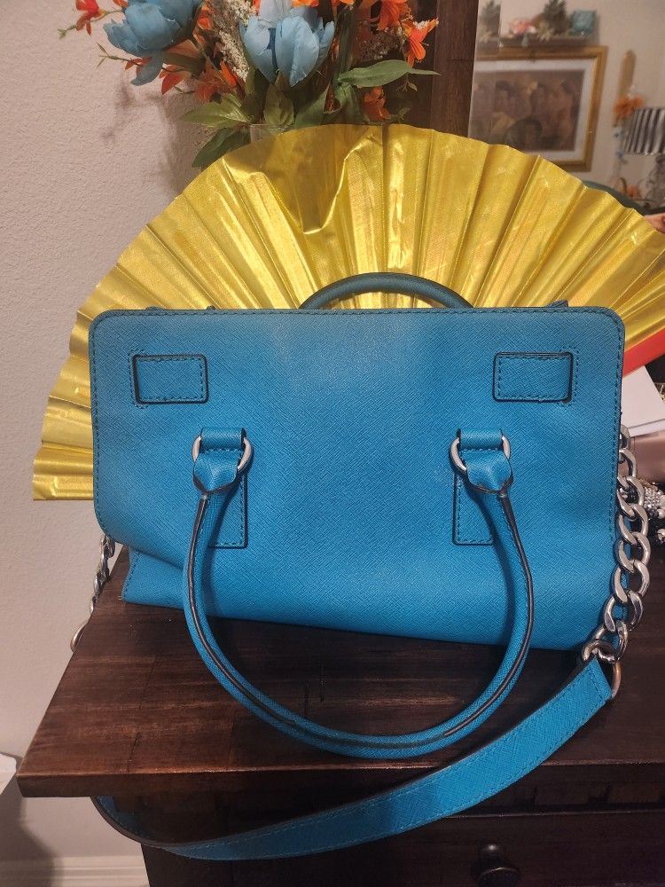 Micheal Kors Meduim Size Purse