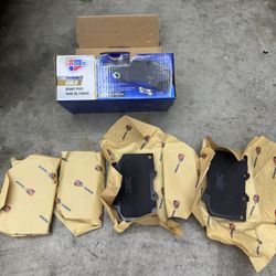 Toyota Sequoia Front Brake Pads (2001-2007)