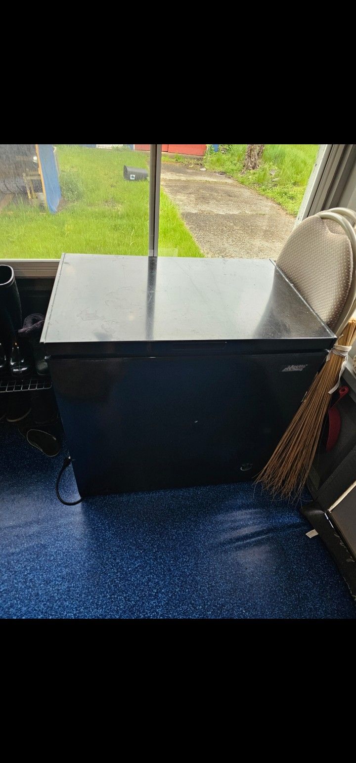 Chest Freezer 7 Cu Ft