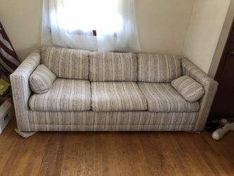 Couch With Pull Out Bed
