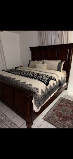 King size bed set