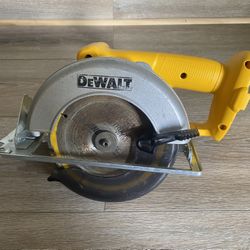 Dewalt Saw