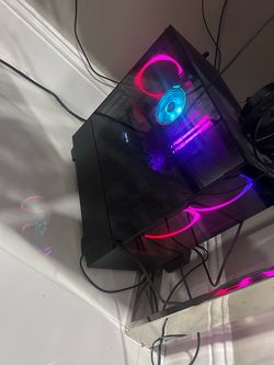 Gaming PC with studio headphones ducky one2mini custom joker key caps