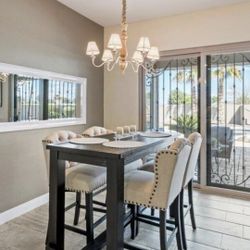 Kitchen Table And 4 Chairs