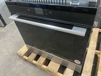 Whirlpool 30 inch Built-In Convection Wall Oven - NEW