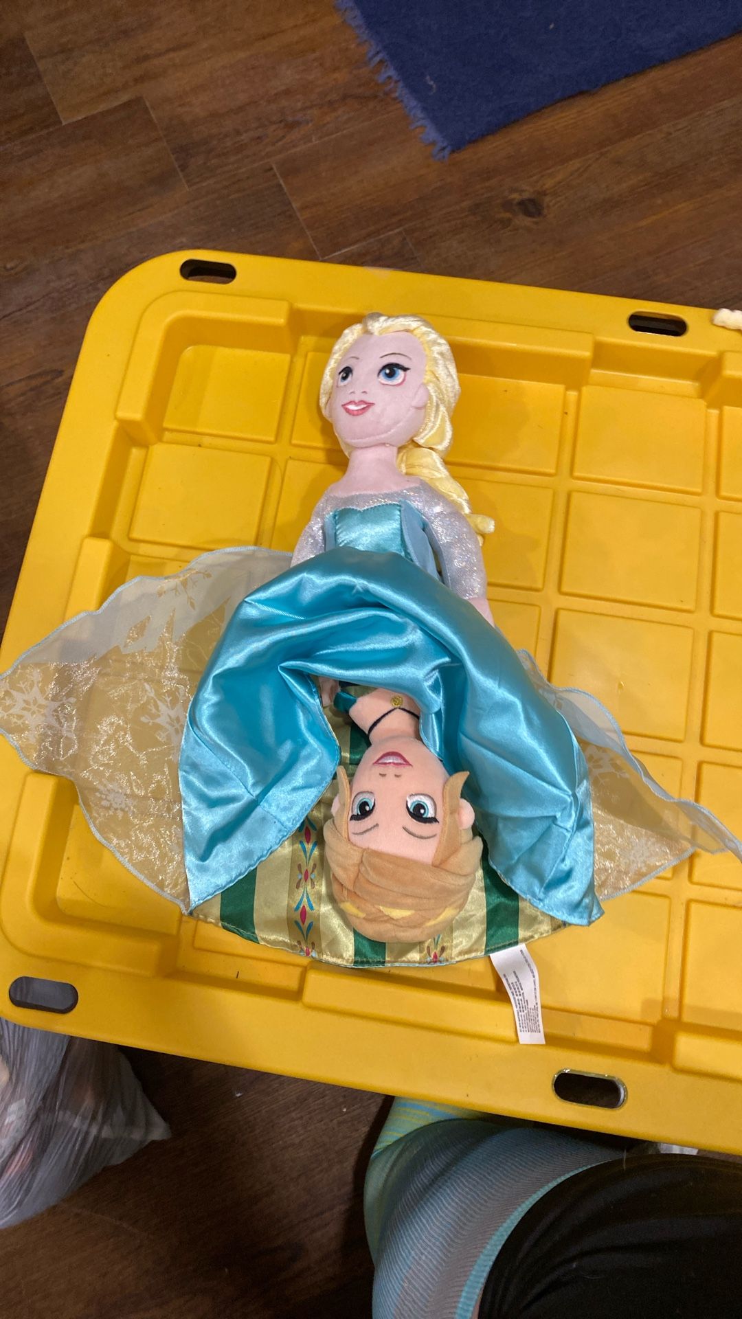 Frozen Elsa And Anna Flip Doll