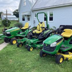 John Deere Lawn Tractors/Zero Turns