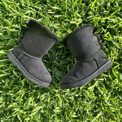 UGG Black Bailey Bow II Boot (Kids) Size 1
