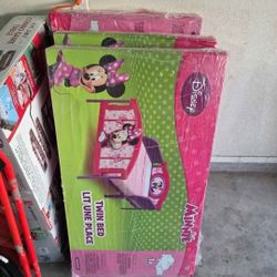 Disney Minnie Mouse Twin Bed