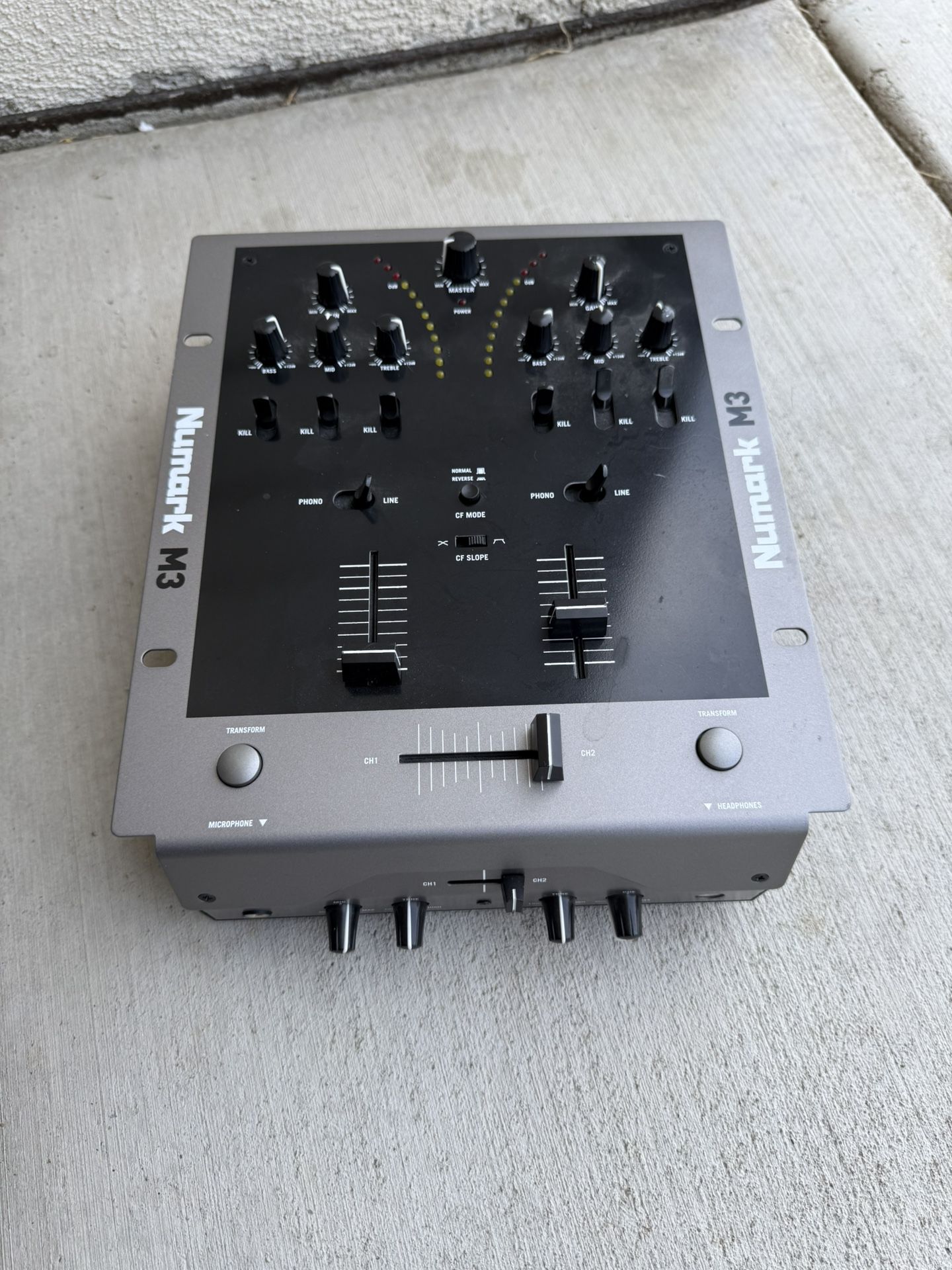 Numark M3 DJ MIXER in excellent condition!