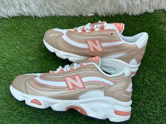 Kids New Balance 1000 Sneakers Tan Coral White size 6