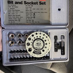 43 Pc Bit And Socket Set 