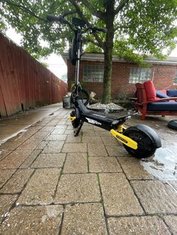 Gt06 eoeotwo Electric scooter good condition  Give offers