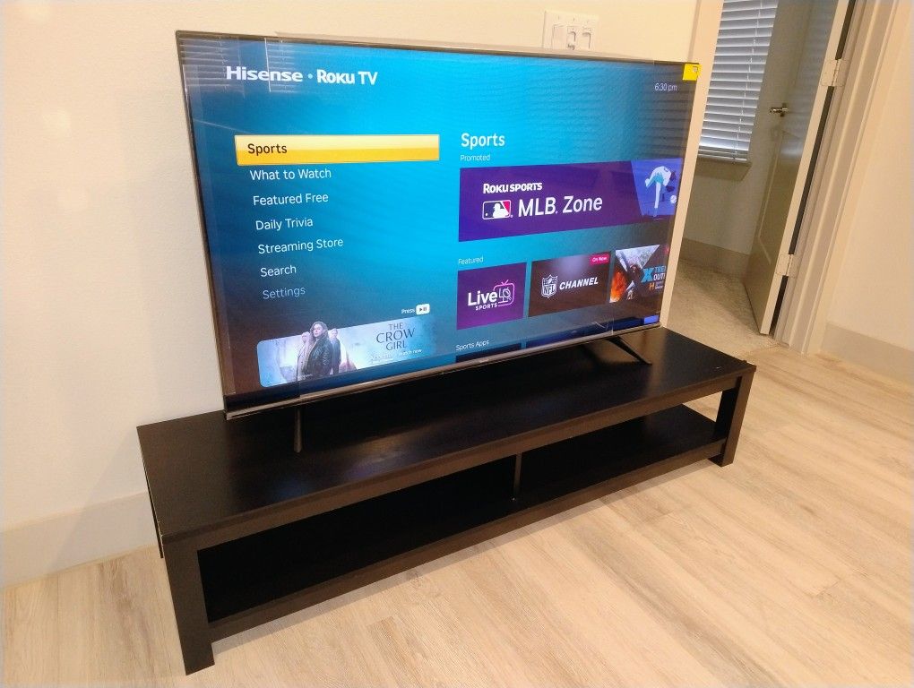 55" Hisense UHD 4K Roku Smart TV & Stand