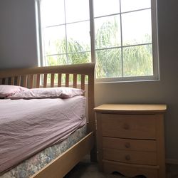 Queen Bedroom Set (does not include mattress)