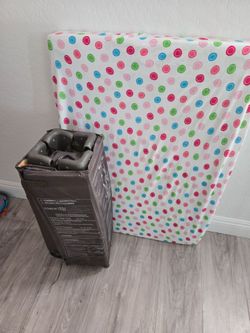 Play pen with mattress