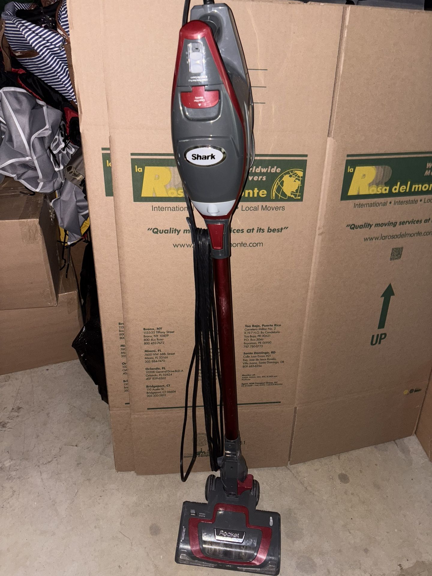 VACUUM SHARK