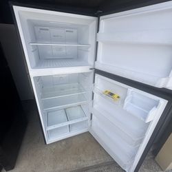 Black 18 Cubic Feet Top Freezer Refrigerator 