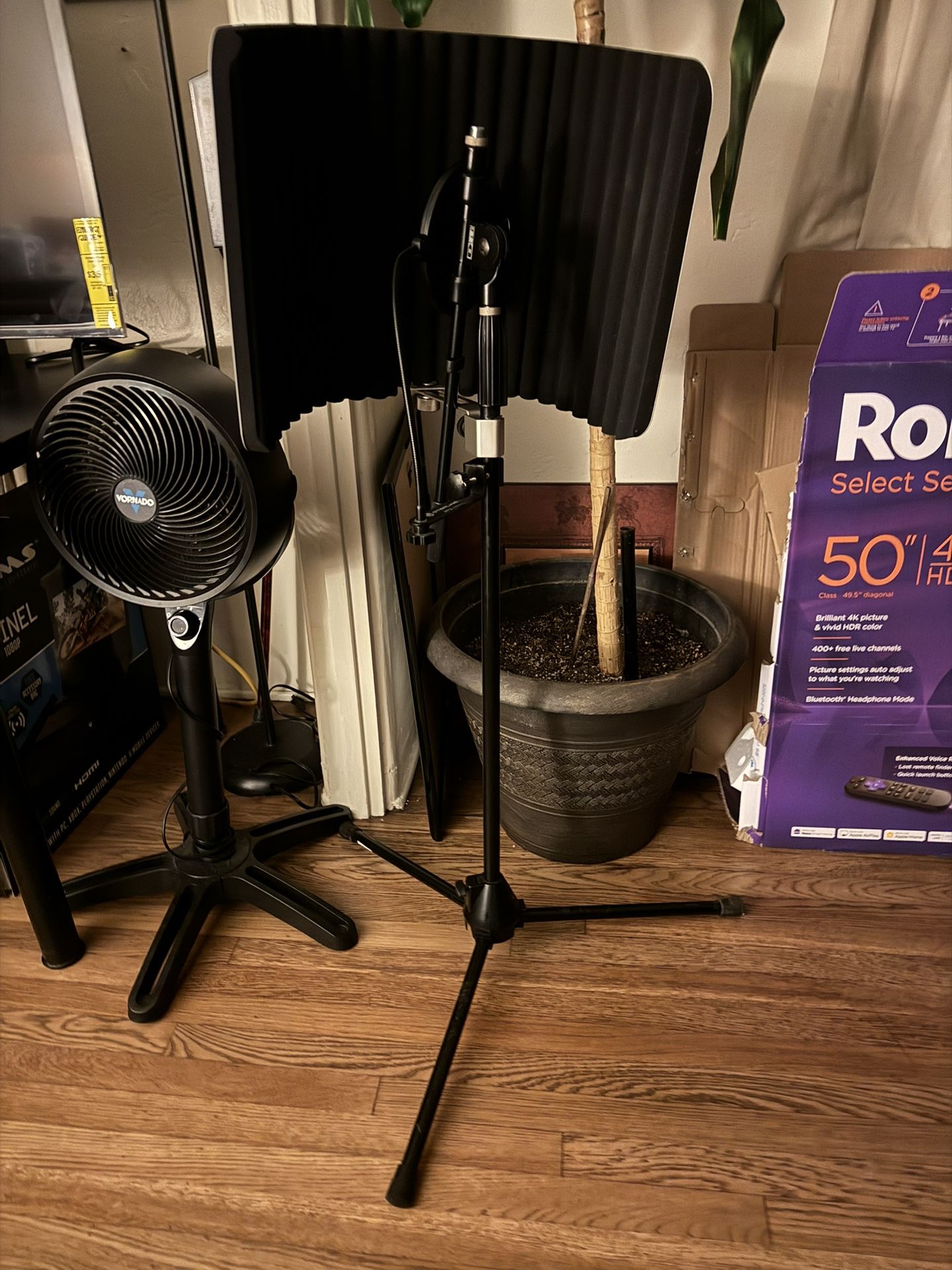Microphone Stand W/ Accessories