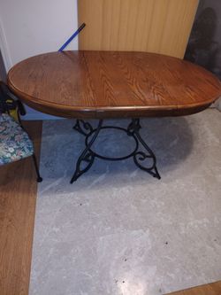 Kitchen table with leaf no chairs