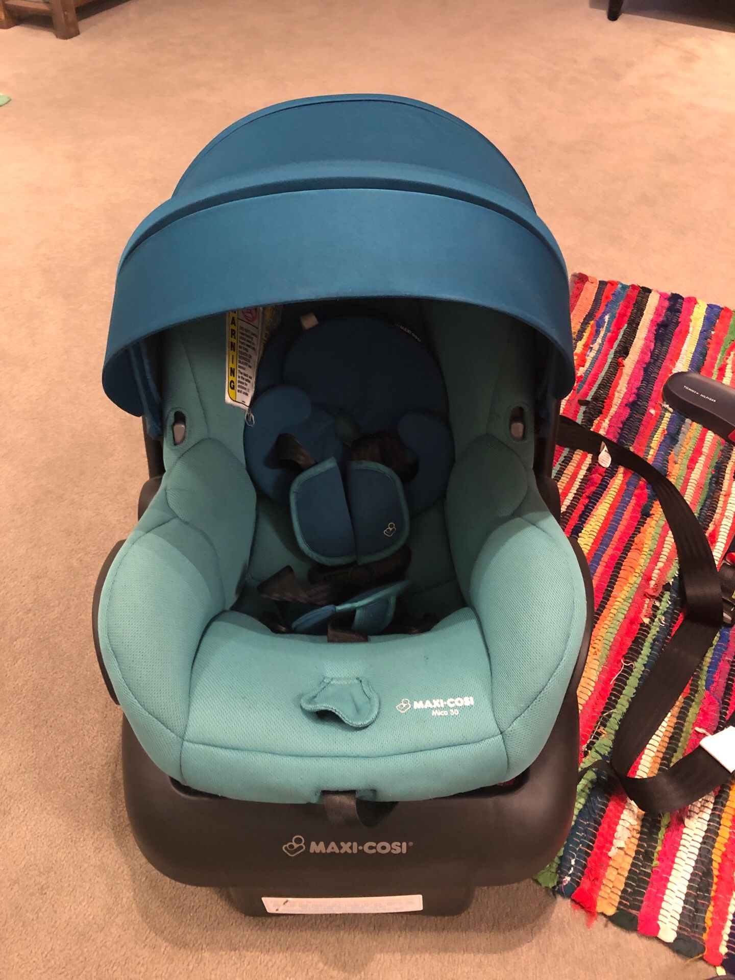 Maxi-cosi infant car seat