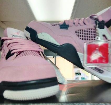 Retro Jordan 4s