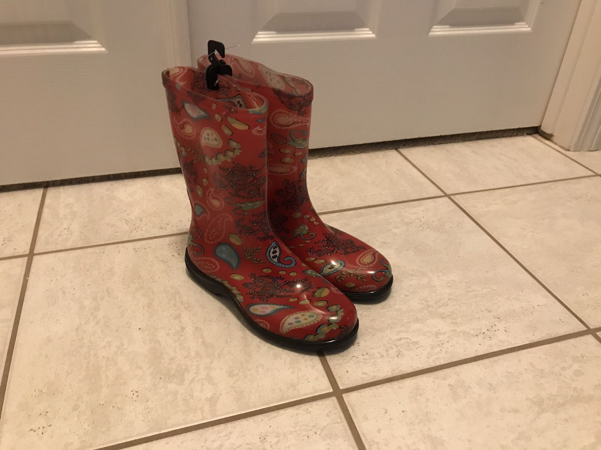 Brand new size 8 Sloggers waterproof rain/garden boots