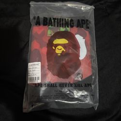 T shirt: Bape