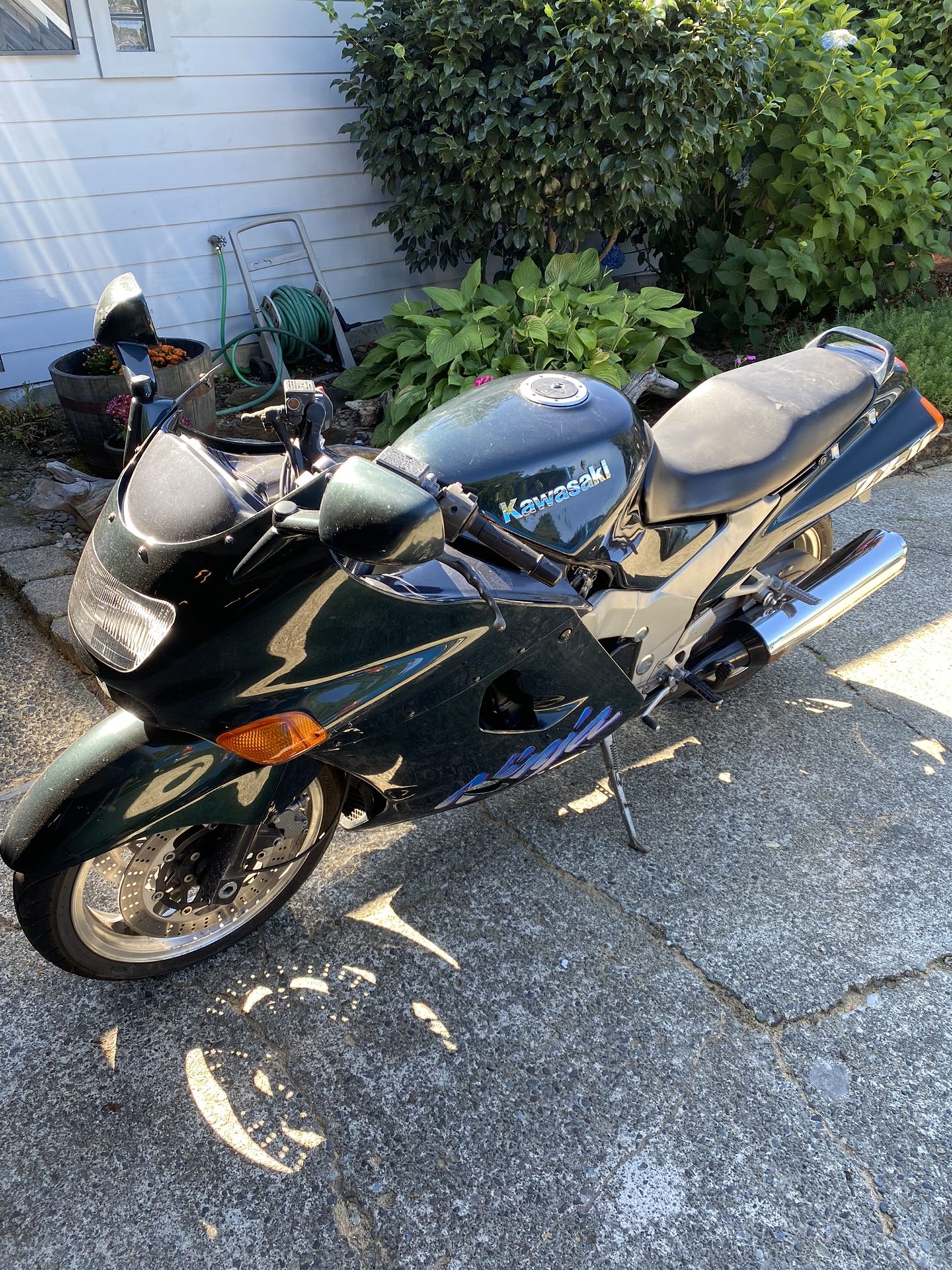 りぼん　１９９７年 Homologation Special – 1992 Kawasaki Ninja ZX-7R K2