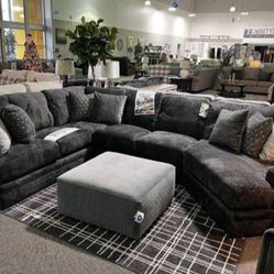 Brand New Mammoth 3-Piece Sectional Sofa With Chaise 