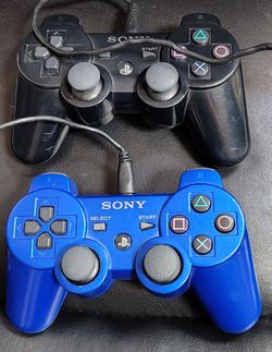 SONY Playstation PS3. 1TB STORAGE. 2 Sony controllers OEM.  2 cables, ac cord. Fine working