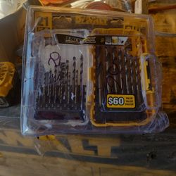 Rated
DEWALT
Black and Gold Drill Bit Set (21-Piece)