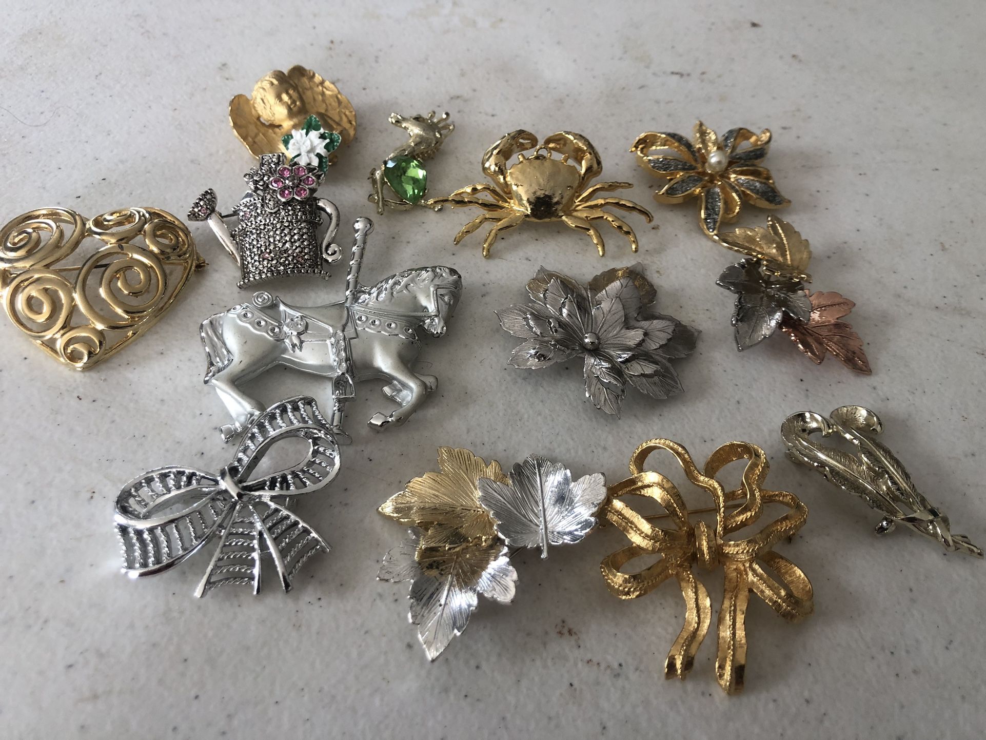 Brooch Lot