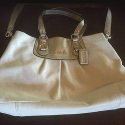 Women’s Authentic Coach Leather Handbag