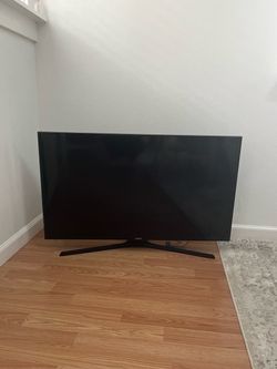 Samsung Flat Screen TV with Stand